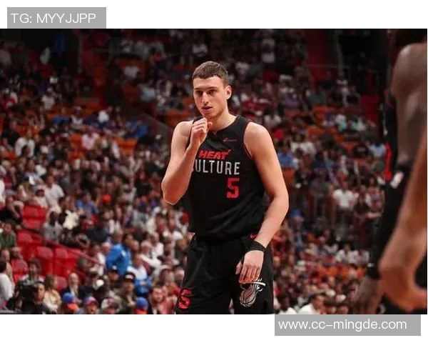 鲍威尔称赞约维奇展现真实自我期待他按风格自由发挥