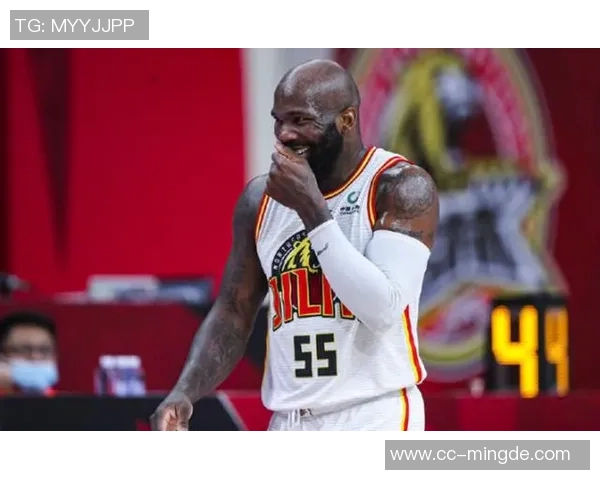 卡姆琼斯因超速被拦截逮捕急于赶往训练场引发关注 卡姆琼斯因超速被拦截逮捕急于赶往训练场引发关注